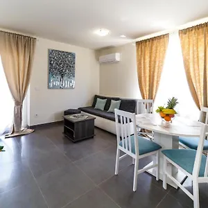 Leondori Apartmán